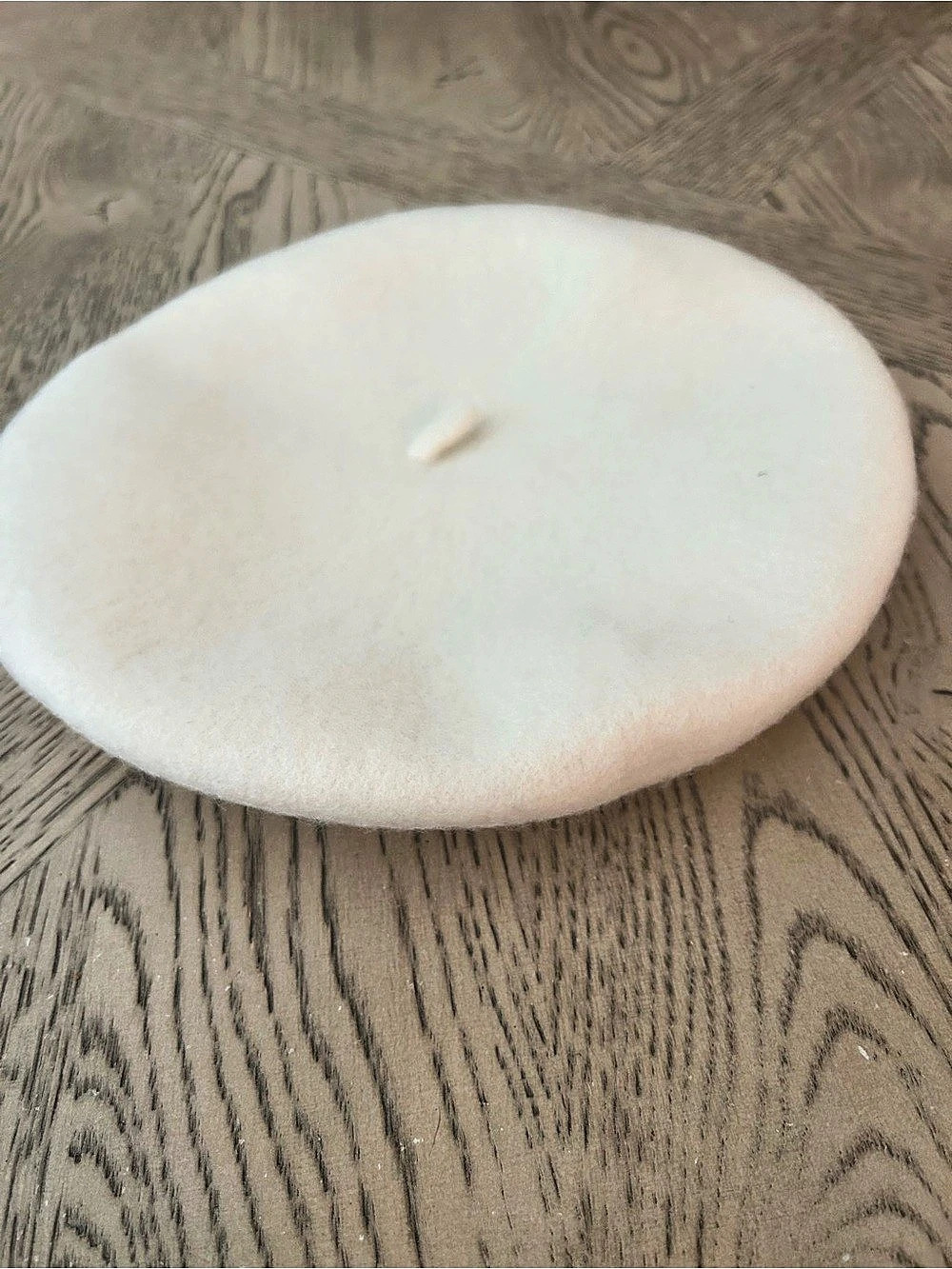 Apres Beret in White Like New